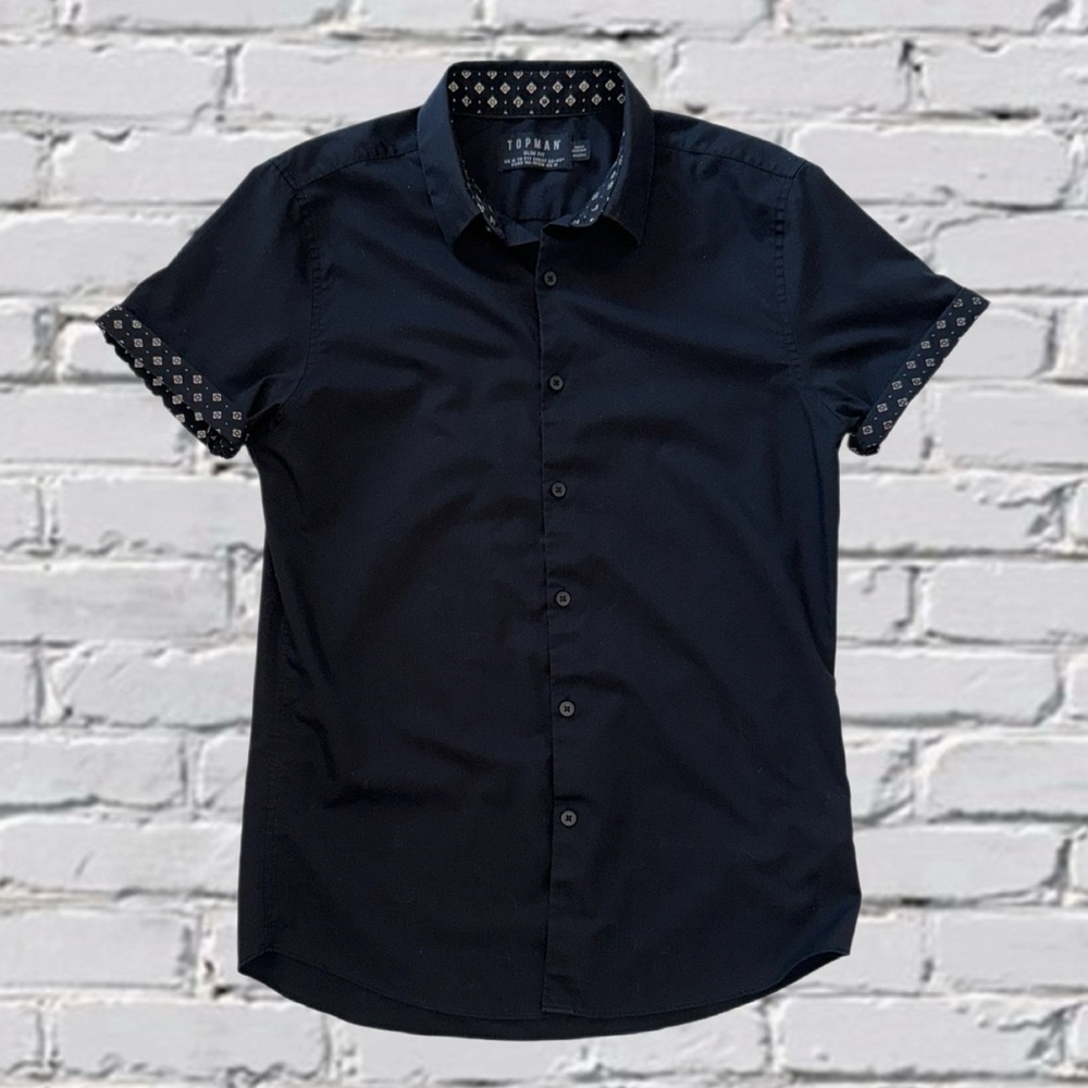Topman Slim Fit Short Sleeve Shirt Black with Contrast Trim – Size Medium (US)